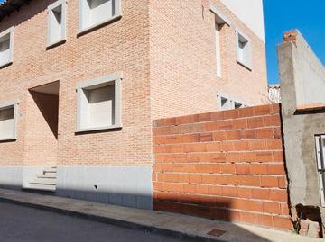 Townhouse for sale on Lepanto Street, Gálvez