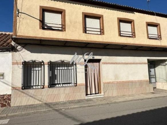 House or villa for sale on Calle Ramón y Cajal, Sonseca
