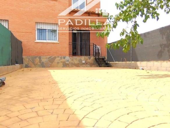Townhouse for sale in Lopez Fernandez, Camarena