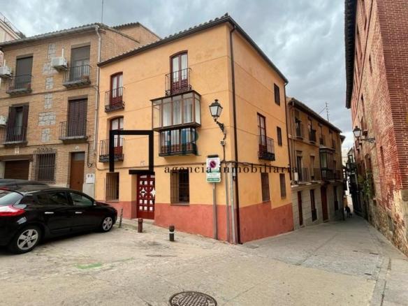 Building for sale in the Historic Center