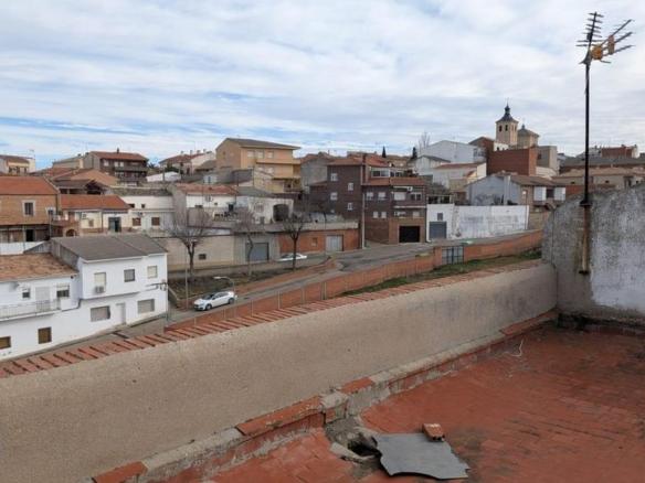 Townhouse for sale in Alameda de la Sagra