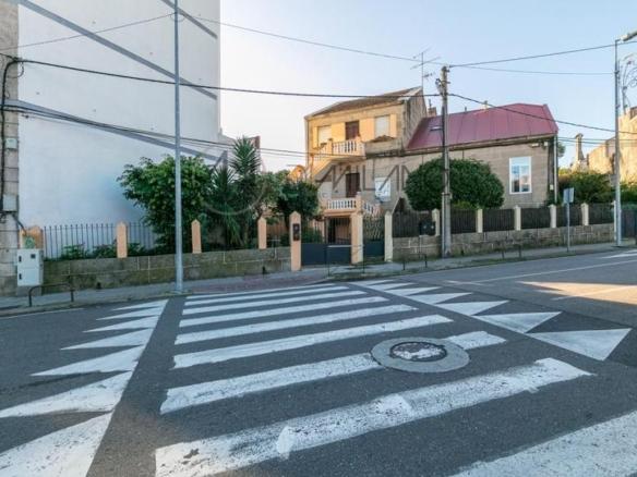 House or villa for sale on Avenida Atlántida, Bouzas