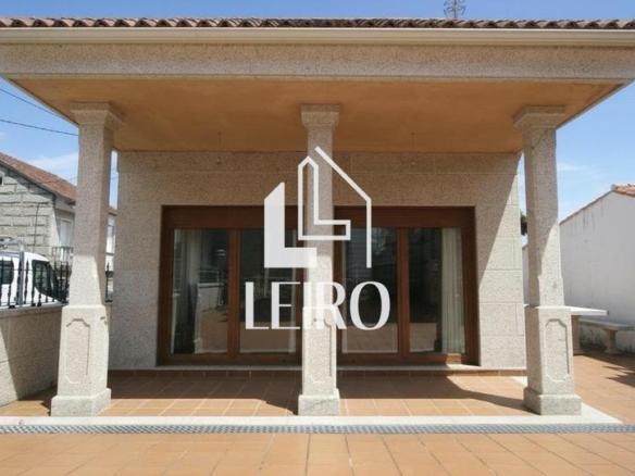 House or villa for sale in O Carril