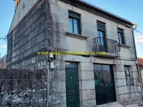 House or villa for sale in Calzada, Tui