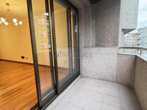 Apartment for sale in Rua Bolivia, Plaza España – Corte Inglés