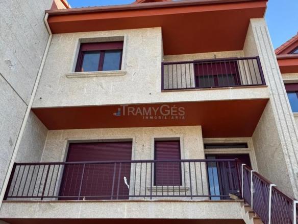 Semi-detached house for sale on Rua Arnela, Teis