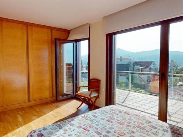 House or chalet for sale in Rúa Do Seixo, Valadares – Beade