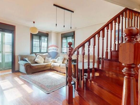 Duplex for sale in Rúa Da Falperra, 4, Camelias – Pi y Margall