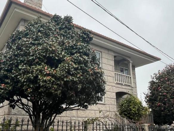 House or chalet for sale in Camiño Soutoliño, Comesaña – Matamá