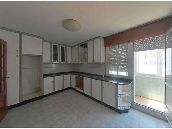 Apartment for sale in Calle Valiña, 12, San Salvador – Caeira