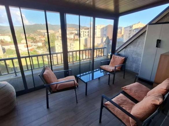 Penthouse for sale on Calle Perillana, Ponteareas