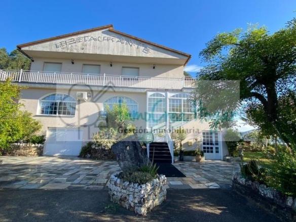 House or villa for sale in O Porriño
