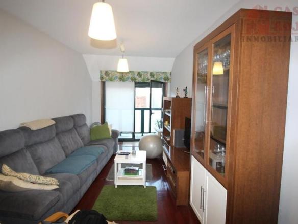 Penthouse for sale in Cangas town