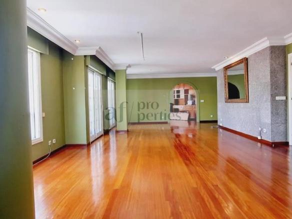 Apartment for sale in Oporto, Centro – Areal