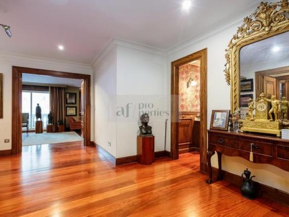 Apartment for sale in Rosalia de Castro, Centro – Areal