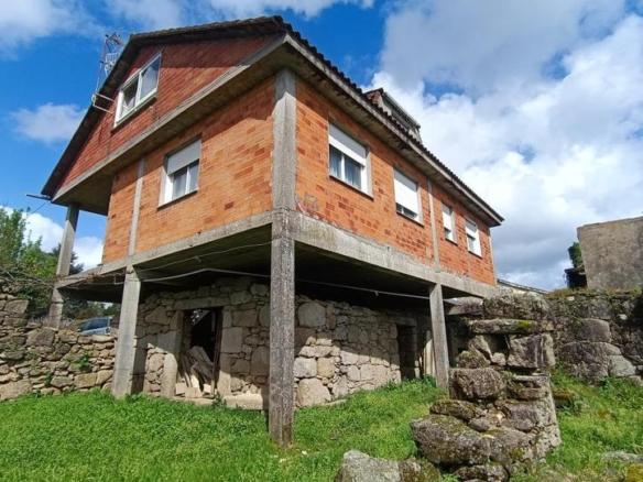 House or chalet for sale in Ponteareas