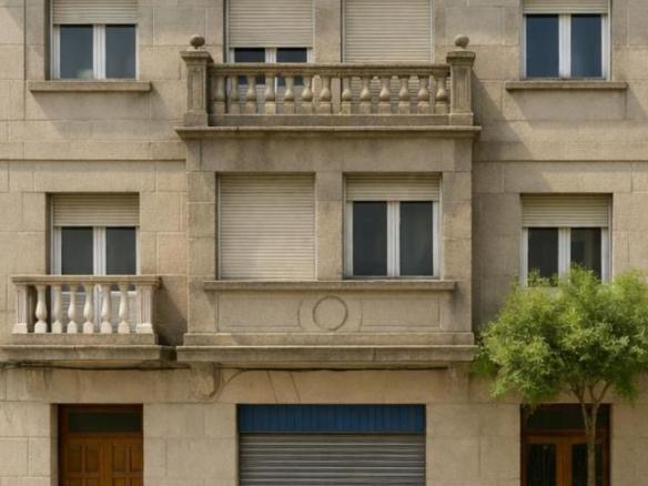 Building for sale in Sanjurjo Badia, Teis