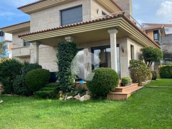 House or chalet for sale in Comesaña – Matamá