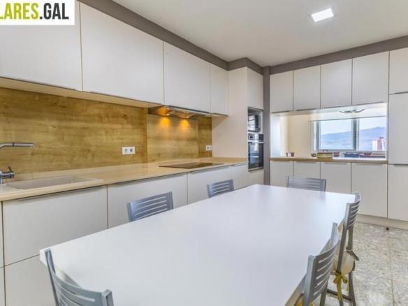 Apartment for sale on Avenida Sanjurjo Badía, Teis