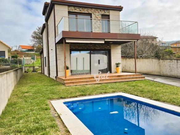 House or chalet for sale in Rúa Do Seixo, Valadares – Beade