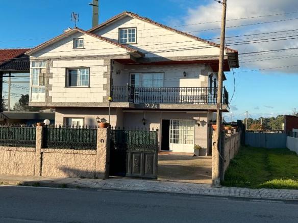 House or villa for sale in Aldea Bouza, Cambados