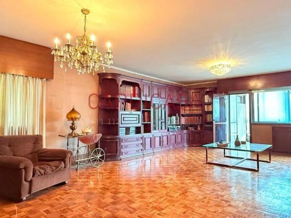 Apartment for sale in Pizarro, Plaza España – Corte Inglés