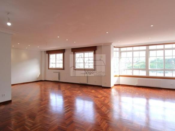 Apartment for sale in Garcia Barbon, 48, Centro – Areal