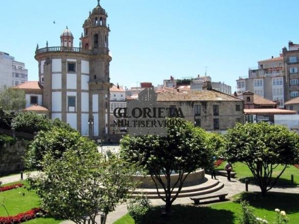 Apartment for sale in San Antoniño, Plaza de Barcelos area