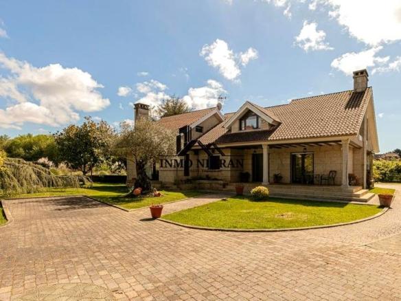 House or chalet for sale in Camiño Da Torriña, Nigrán center