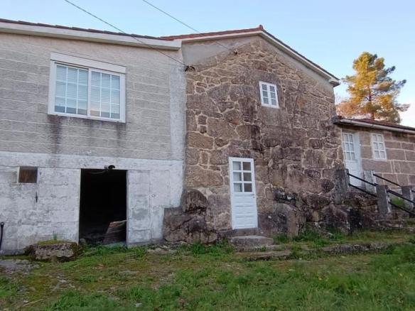 House or chalet for sale in Vía Pazos de Borela, 24, Cotobade