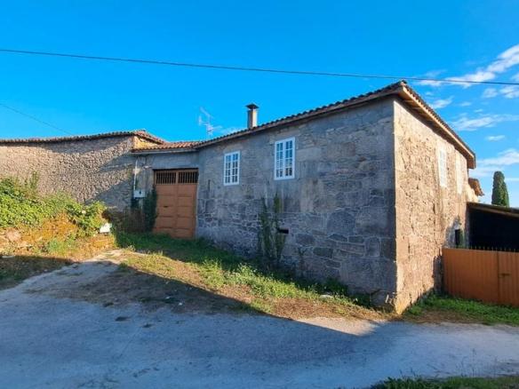 Rustic property for sale in O Saviñao