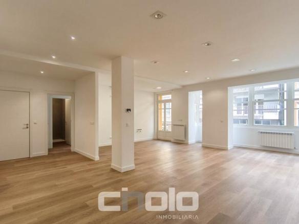 Apartment for sale in the city center – walled enclosure