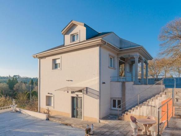 House or villa for sale in Castro de Rei