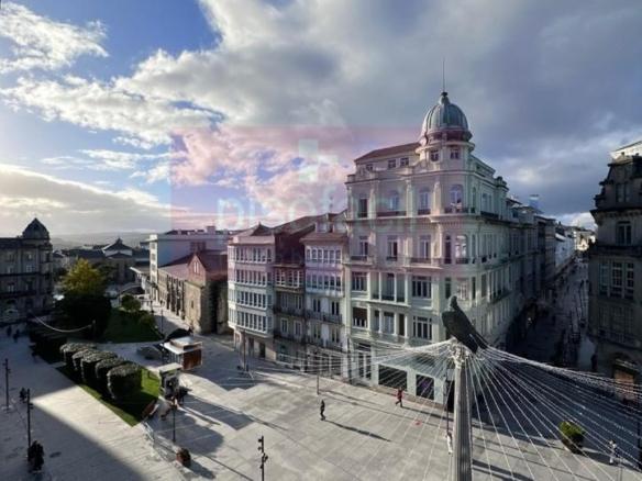 Apartment for sale in the city center – walled enclosure