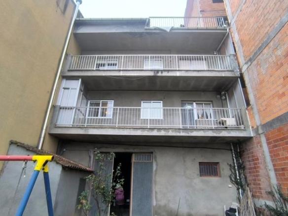Building for sale in Monforte de Lemos
