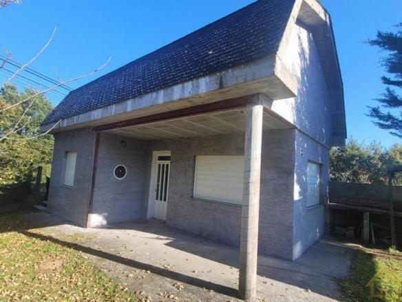 House or villa for sale in the city center – walled enclosure