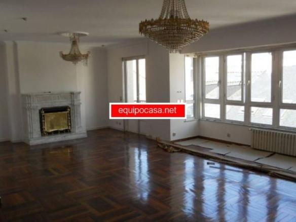 Apartment for sale in the city center – walled enclosure
