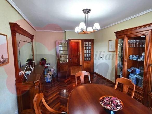 Apartment for sale in Rua Flor de Malva, A Piriganlla – Albeiros – Garabolos