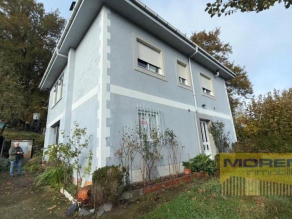 House or chalet for sale in Lugar Vilei – Pq Barbadelo, Sarria