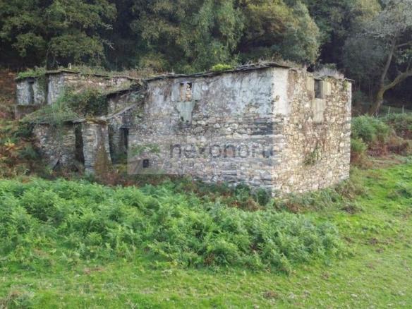 Rustic property for sale in O Sumeiro, O Burgo, Muras