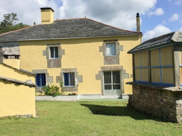 Rustic property for sale in Ourol