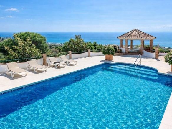 Rustic property for sale in Altos de Estepona