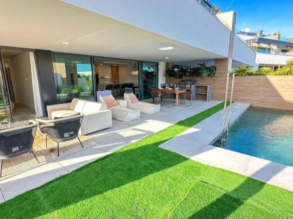 Ground floor apartment for sale in Cabopino – Artola