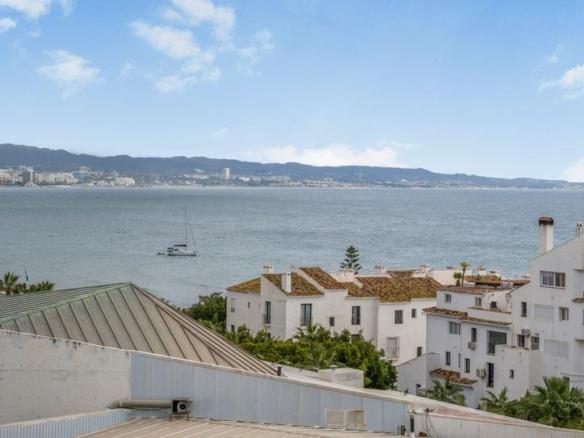 Apartment for sale in Puerto Banús