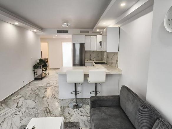 Ground floor apartment for sale in Bahía de Marbella