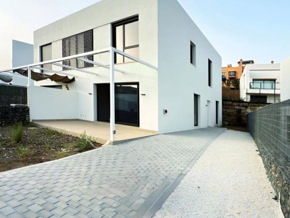 Townhouse for sale in Riviera del Sol