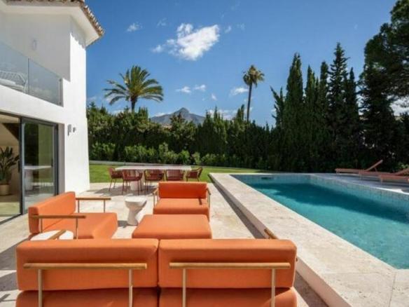 House or villa for sale in Pilatos-nva Andalucia D, 2, Las Brisas