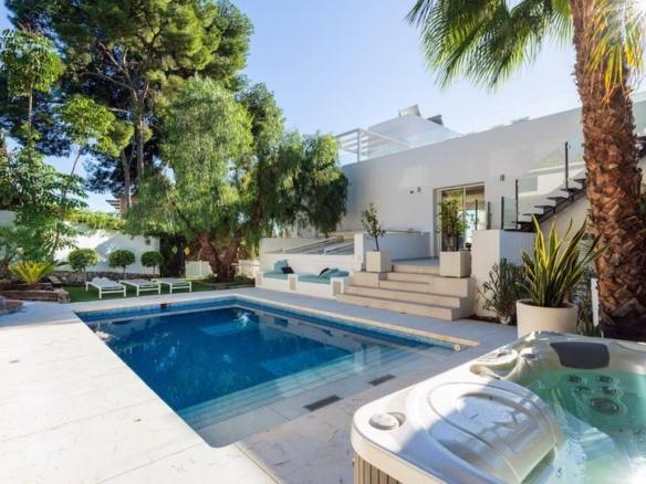 House or villa for sale in Gerardo Diego-la Campana, 4, Las Brisas
