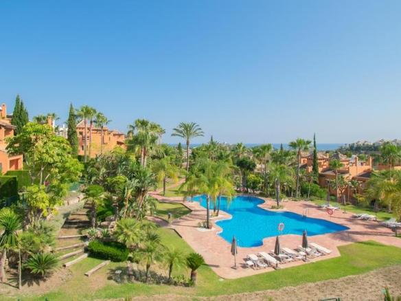 Townhouse for sale in Atalaya Hill-club, 1, La Alquería