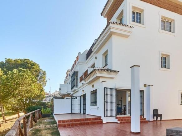 Townhouse for sale in Buenavista – Lauro Golf